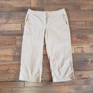 L.L. Bean Beige Capris 10 Petite